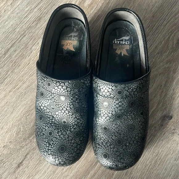 Dansko Clogs Size 37 ( US 6.5-7) - Picture 11 of 16